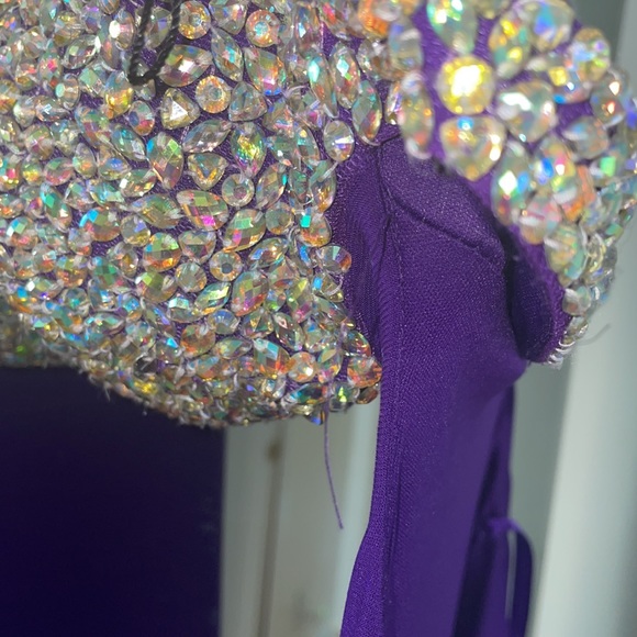 Beautiful rhinestoned purple gown - Picture 8 of 8